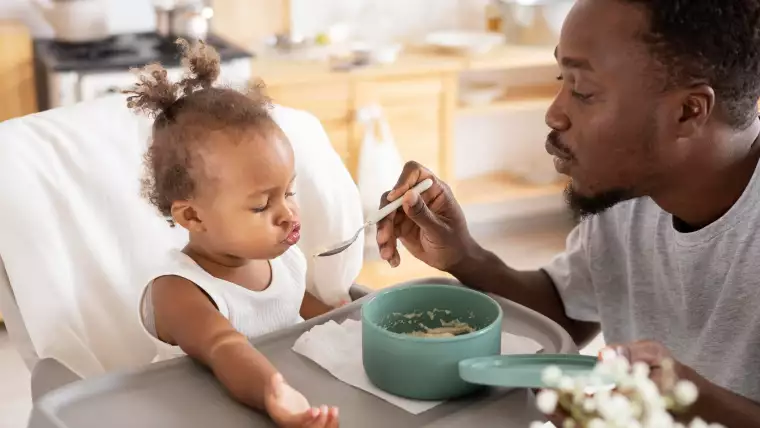 Quais alimentos prejudicam a primeira dentição?