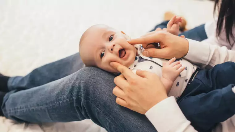 O que é a candidíase oral em bebês?